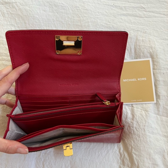 Michael Kors wallet - Picture 2 of 3